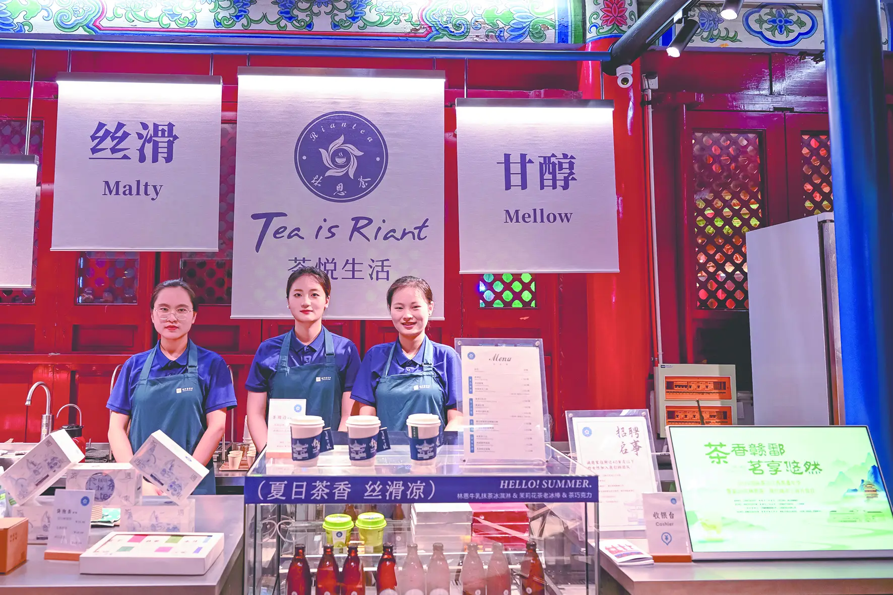 飞鹤奶粉：老牌乳企的全产业链与明星代言之路