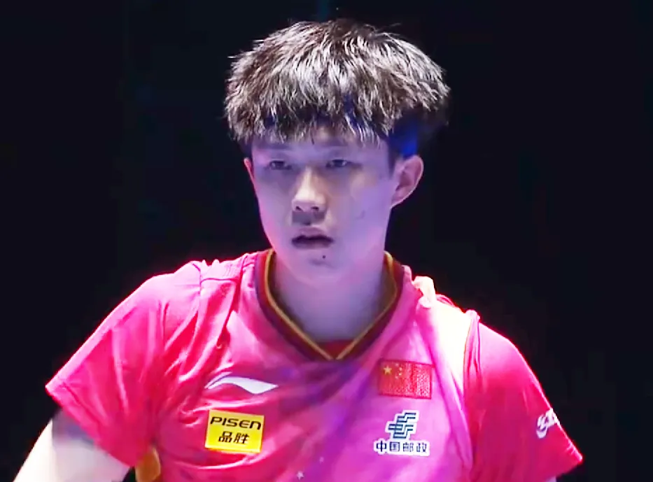 乒乓球澳门世界杯战火重燃，王楚钦惊天逆转晋级八强